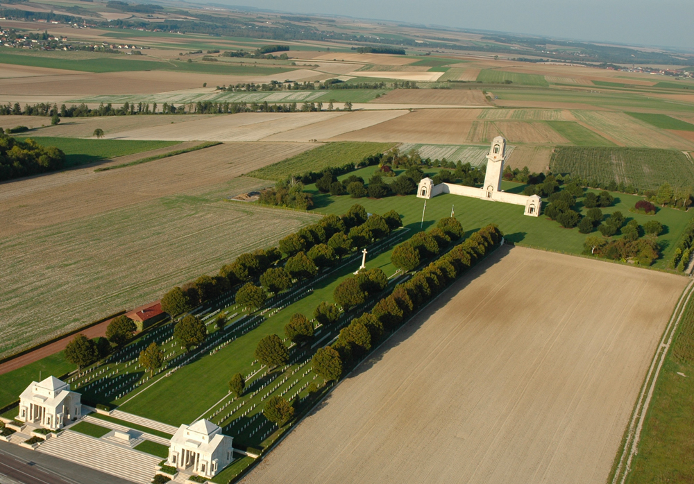 Commune-Villers-Bretonneux-vue-memorial